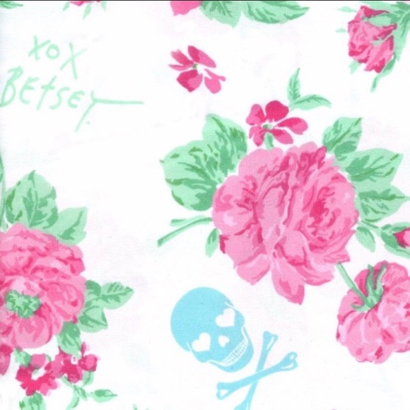 Betsey Johnson Flower Dandy Skull Shower Curtain - Picture 2 of 6